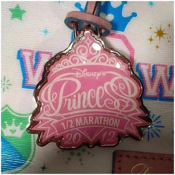 Disney Dooney &Bourke 2012 Princess 1/2 Marathon Tote Shoulder Bag - Picture 3 of 10